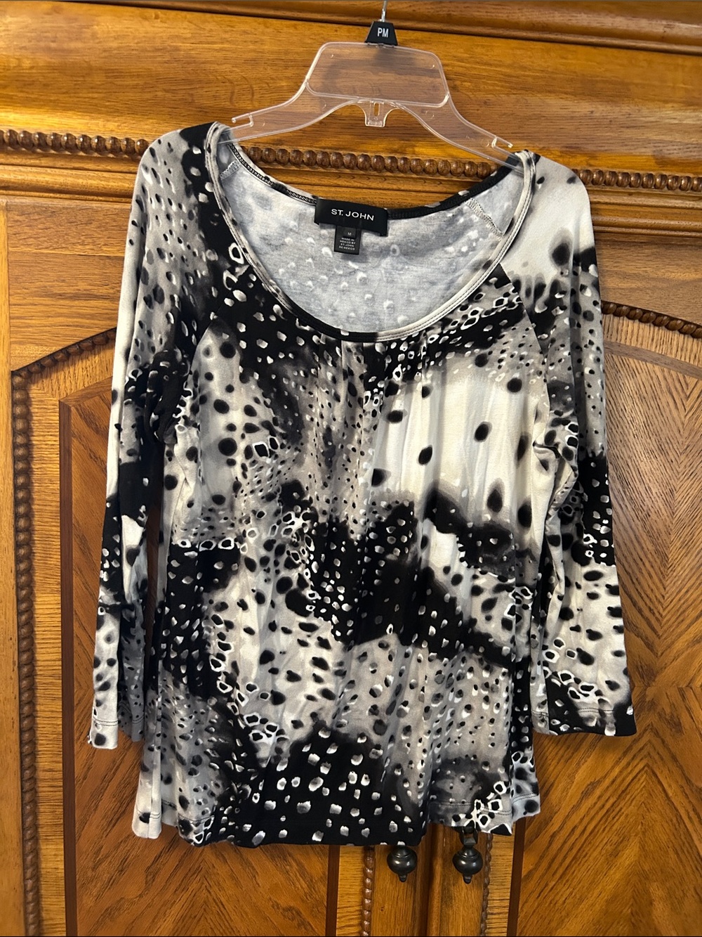 St. John Black & White Abstract Dot-Print Long Sleeve Scoop Neck Top